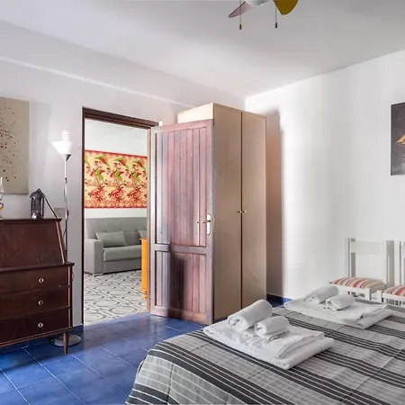 Apartment La Cueva Dello Scirocco By Domusicily